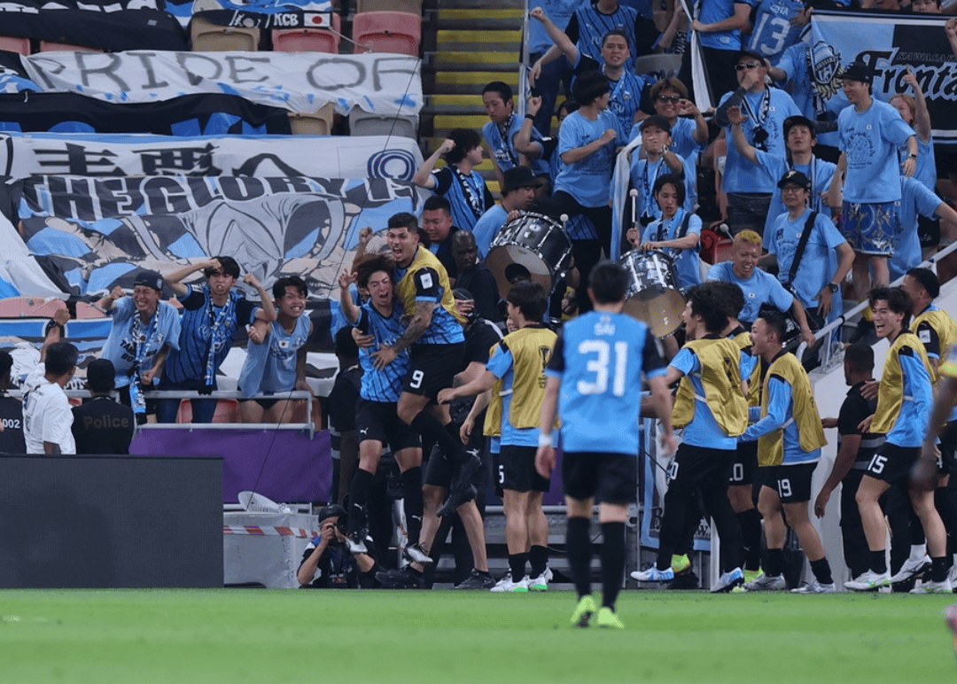 九游体育-关于C罗重返赛场，爆冷首场状态出色，雄鹿观众沸腾！的信息